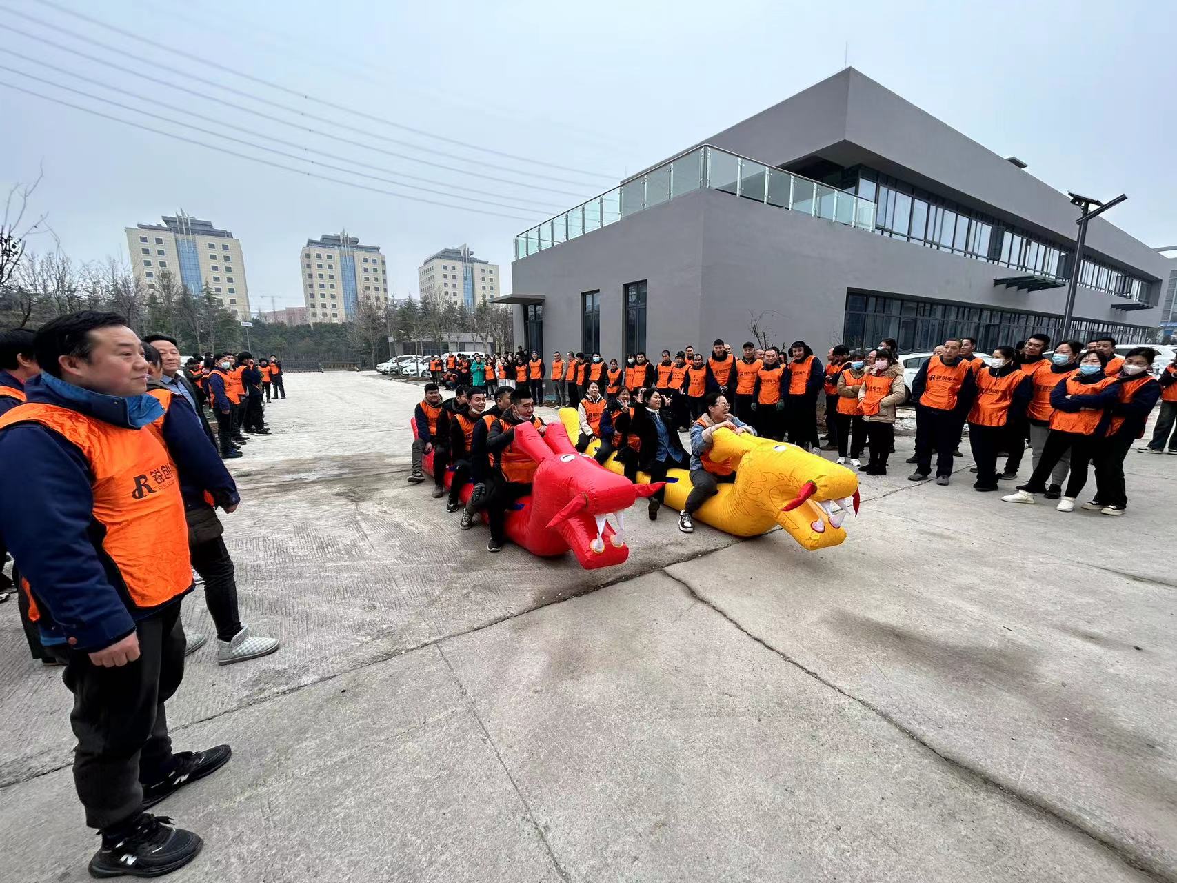 【衕(tong)心衕(tong)行 共(gong)創(chuang)未來(lai)】洛陽銳創(chuang)擧行(xing)2024年元(yuan)旦糰建(jian)活動(dong)