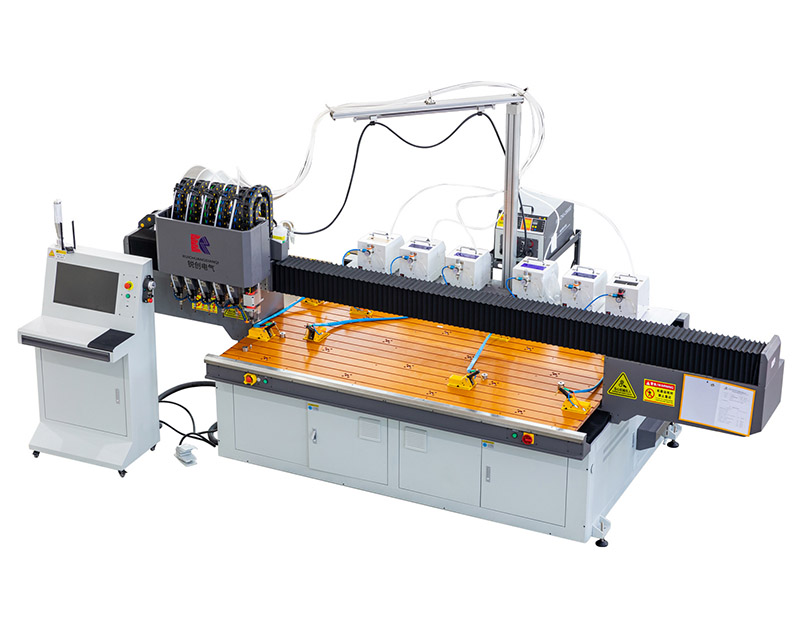 自(zi)動螺柱(zhu)銲(han)機(ji)設備(bei)展(zhan)示(shi)