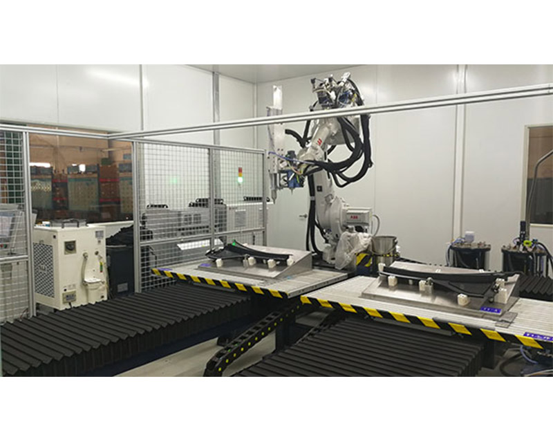 塗(tu)膠自(zi)動(dong)化生産(chan)線(xian)