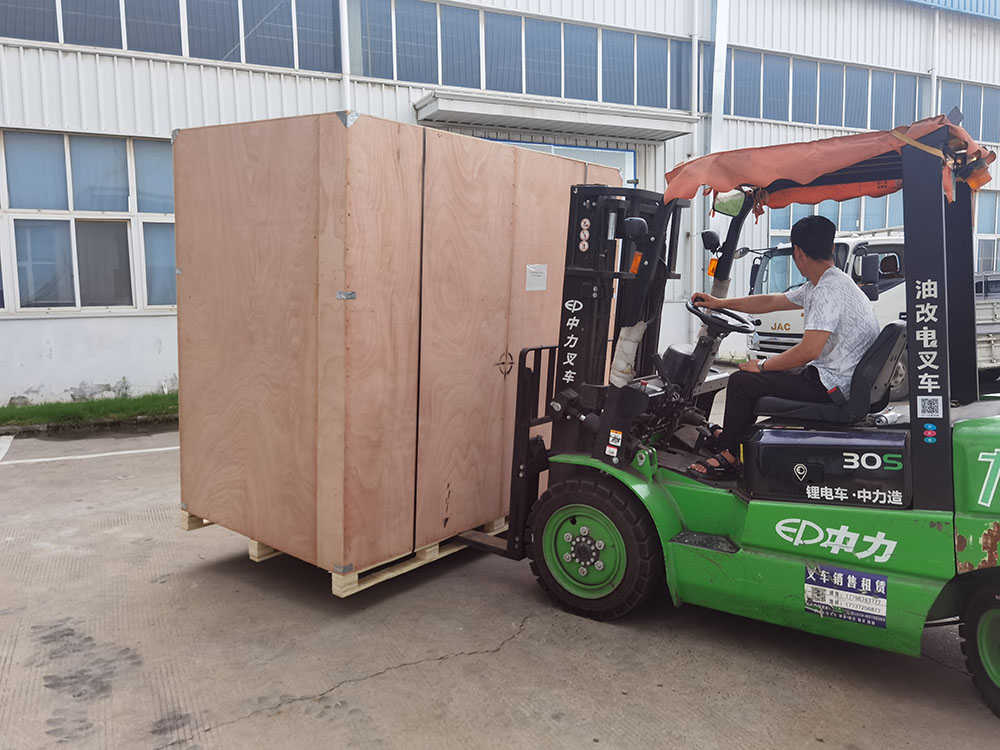 叉(cha)車(che)裝車(che)(1)