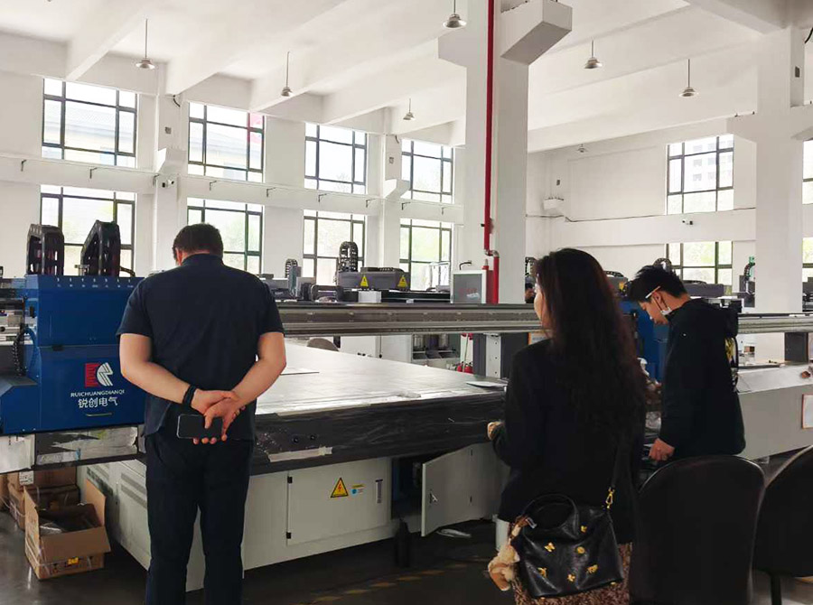 俄(e)儸(luo)斯客(ke)戶驗(yan)廠-3